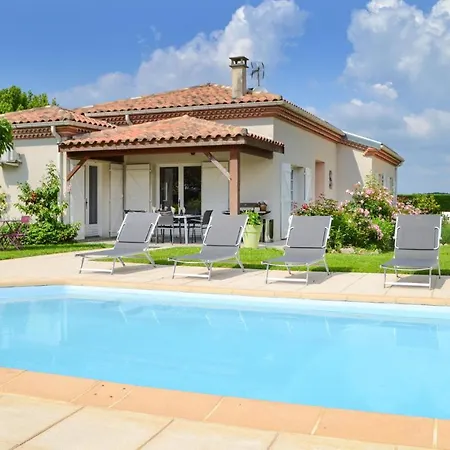 3 Bedroom Beautiful In Saint-georges Bourlens