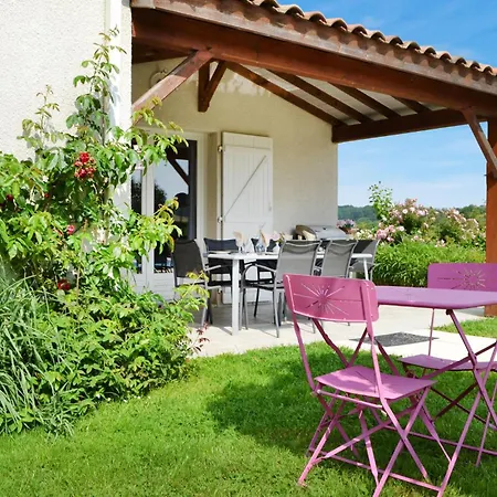 3 Bedroom Beautiful In Saint-georges Casa vacanze