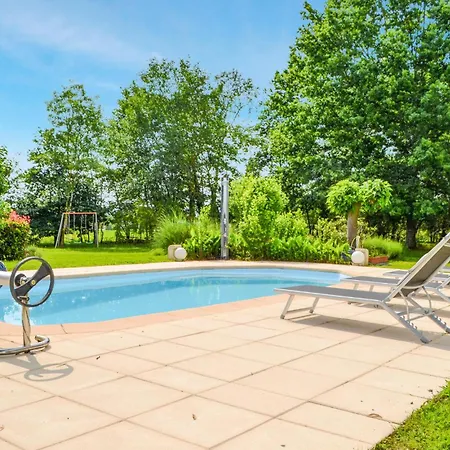 3 Bedroom Beautiful In Saint-georges
